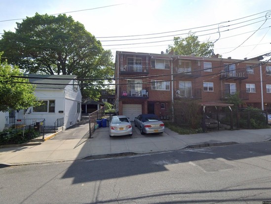 Multi-family for Pre-foreclosure / auction Laconia, Bronx