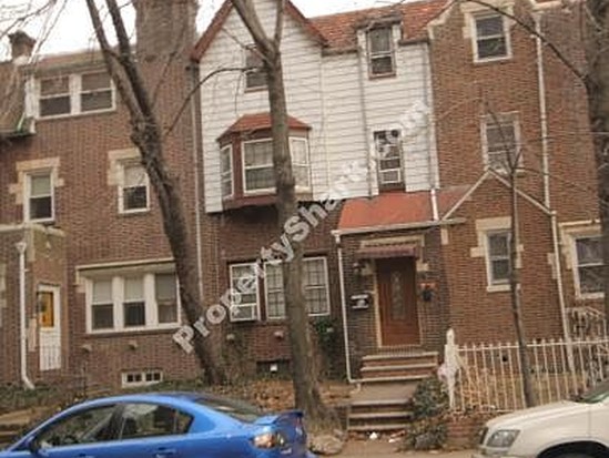 Multi-family for Pre-foreclosure / auction Jackson Heights, Queens