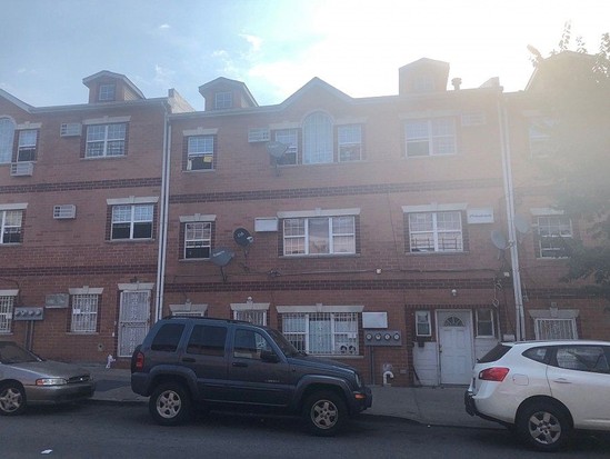 Single-family for Pre-foreclosure / auction East New York, Brooklyn