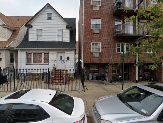 Multi-family for Pre-foreclosure Corona, Queens