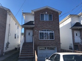 Home for Pre-foreclosure / auction Mariners Harbor, Staten Island