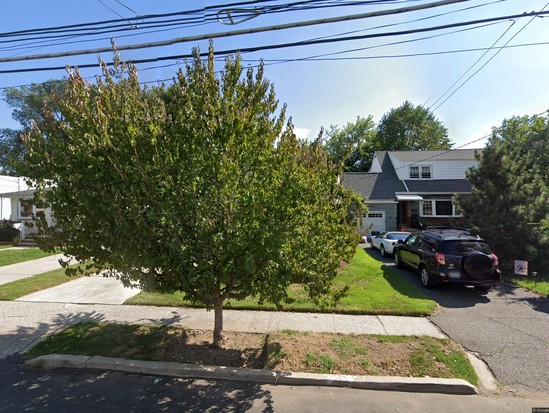 Single-family for Pre-foreclosure Graniteville, Staten Island