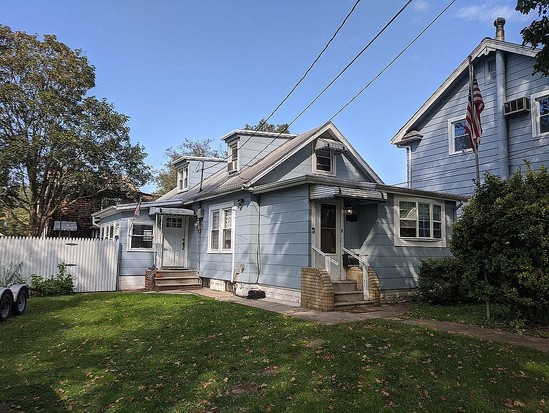 Single-family for Sale City Island, Bronx