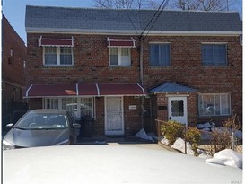 Home for Pre-foreclosure Eastchester, Bronx