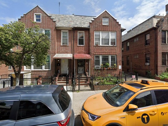 Single-family for Pre-foreclosure Jackson Heights, Queens