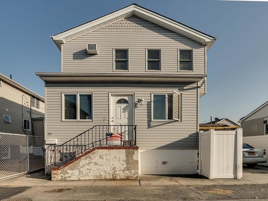 Single-family for Sale Gerritsen Beach, Brooklyn