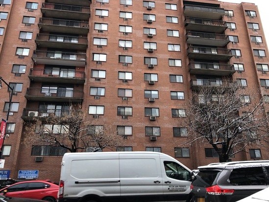 Condo for Pre-foreclosure / auction Flushing, Queens