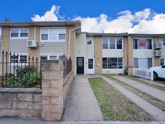 Single-family for Sale Mariners Harbor, Staten Island