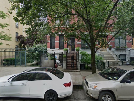 Single-family for Pre-foreclosure Harlem, Manhattan