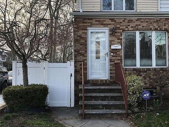 Single-family for Sale Marine Park, Brooklyn