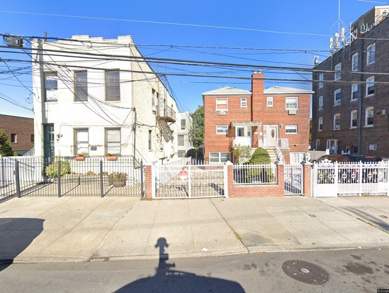 Multi-family for Sale Throggs Neck, Bronx