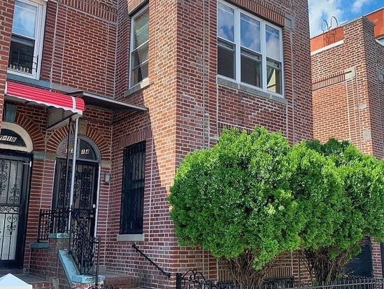 Single-family for Sale Jackson Heights, Queens