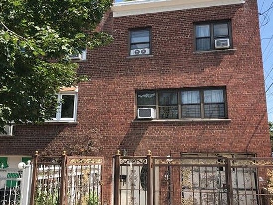 Single-family for Pre-foreclosure / auction Williamsbridge, Bronx