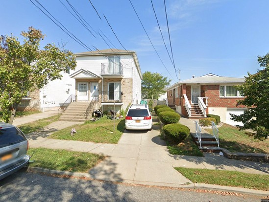 Multi-family for Pre-foreclosure / auction Eltingville, Staten Island