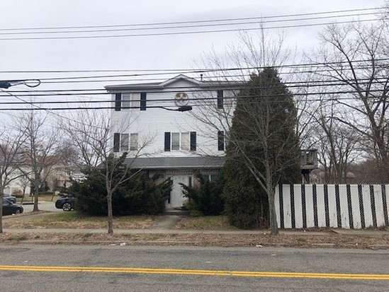 Single-family for Pre-foreclosure / auction Huguenot, Staten Island