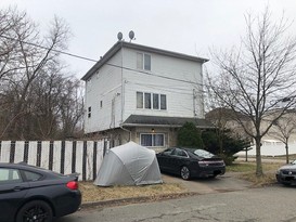 Home for Pre-foreclosure / auction Huguenot, Staten Island