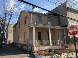 Home for Pre-foreclosure / auction Williamsbridge, Bronx