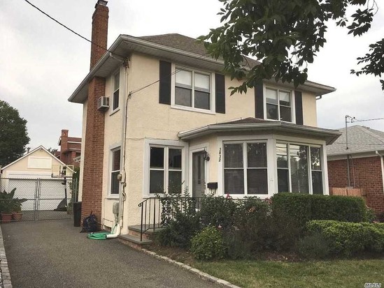 Single-family for Sale Auburndale, Queens