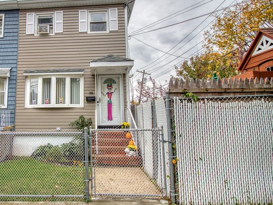 Single-family for Sale Port Richmond, Staten Island