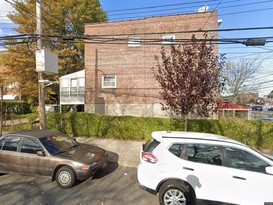 Home for Pre-foreclosure Williamsbridge, Bronx