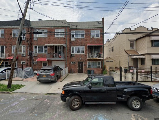 Single-family for Pre-foreclosure / auction North Corona, Queens