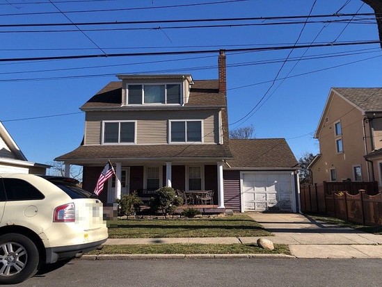 Single-family for Pre-foreclosure / auction Bayside, Queens