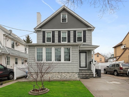 Single-family for Sale Bayside, Queens