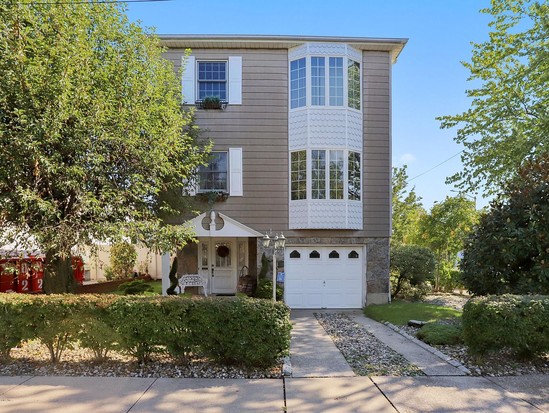 Single-family for Sale Oakwood, Staten Island