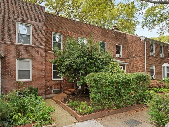 Single-family for Sale Sunnyside, Queens