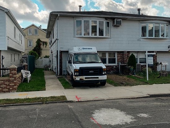 Single-family for Sale Seagate, Brooklyn