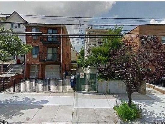 Multi-family for Pre-foreclosure / auction Woodside, Queens