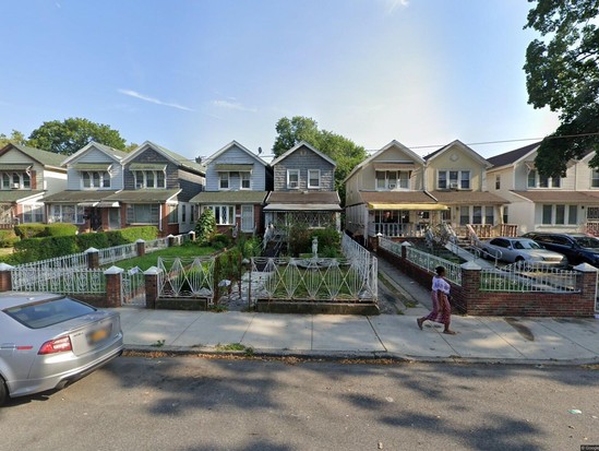 Single-family for Pre-foreclosure East Flatbush, Brooklyn