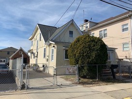 Home for Pre-foreclosure / auction South Beach, Staten Island