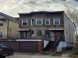 Home for Pre-foreclosure / auction Wakefield, Bronx