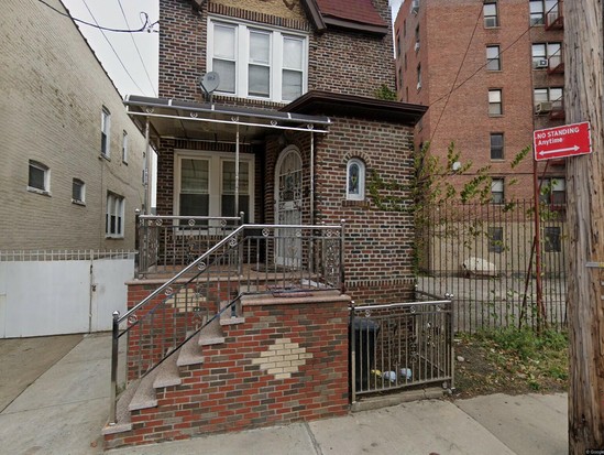 Single-family for Pre-foreclosure East Flatbush, Brooklyn