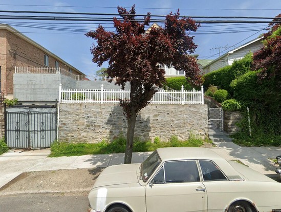 Single-family for Pre-foreclosure / auction Edenwald, Bronx