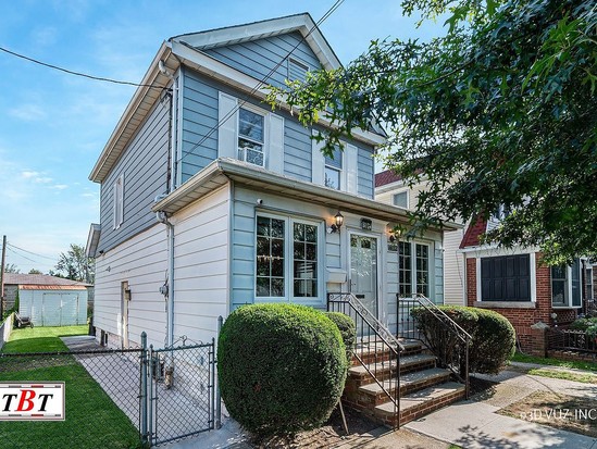 Single-family for Sale Marine Park, Brooklyn