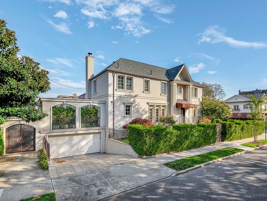 Single-family for Sale Manhattan Beach, Brooklyn