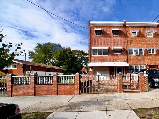 Single-family for Sale Castle Hill, Bronx