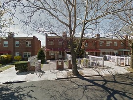 Home for Pre-foreclosure / auction Edenwald, Bronx