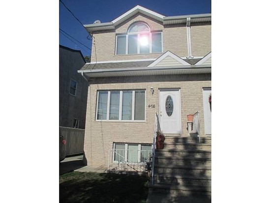 Single-family for Sale Dongan Hills, Staten Island