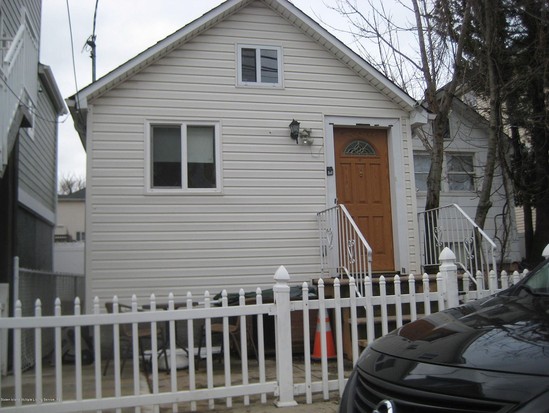 Single-family for Sale Midland Beach, Staten Island