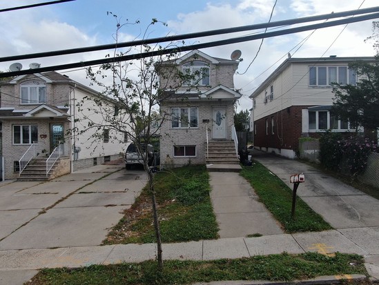 Single-family for Sale Castleton Corners, Staten Island