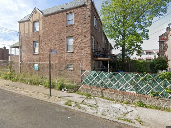 Single-family for Pre-foreclosure Wakefield, Bronx