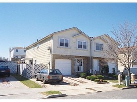 Home for Pre-foreclosure / auction New Springville, Staten Island