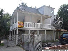 Home for Pre-foreclosure / auction Rosebank, Staten Island