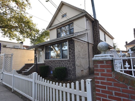 Single-family for Sale Marine Park, Brooklyn