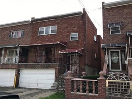 Home for Pre-foreclosure / auction Wakefield, Bronx