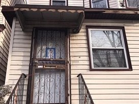 Home for Pre-foreclosure / auction Wakefield, Bronx