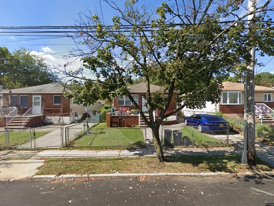 Single-family for Pre-foreclosure Mariners Harbor, Staten Island